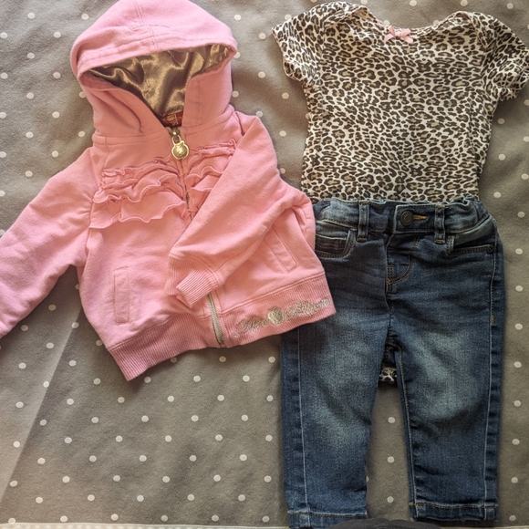 3/$15 Apple Bottom Hoodie w/ Outfit - Picture 2 of 2